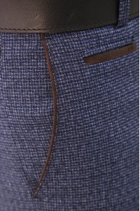 Тёмно-синие мужские брюки casual в мелкую чёрную клетку c чёрными карманами 2110 (LUKE-552O)